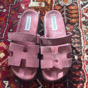 Steve Madden Mayven Slide Sandals in Mauve Suede